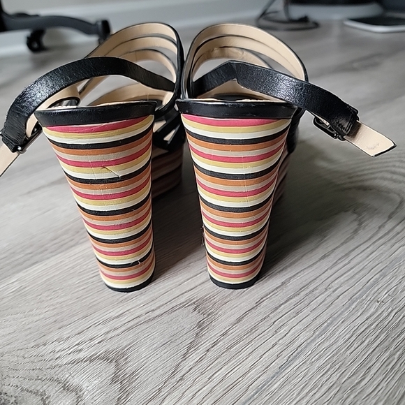 VIA SPIGA Black leather wedge sandals with red and yellow stripes Size 7,5 - Picture 4 of 7